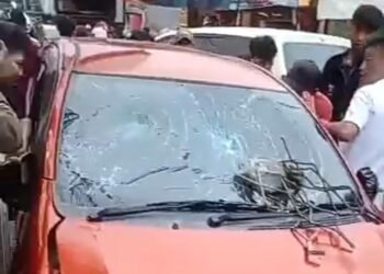 Pengemudi Mobil di Sukaraja Tabrak Sejumlah Kendaraan hingga Diamuk Massa
