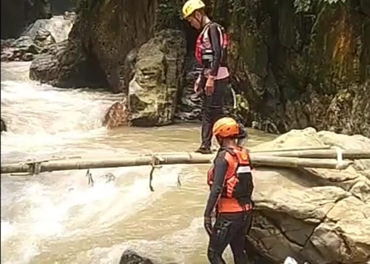 Korban Hanyut di Sungai Cikaniki Masih dalam Pencarian