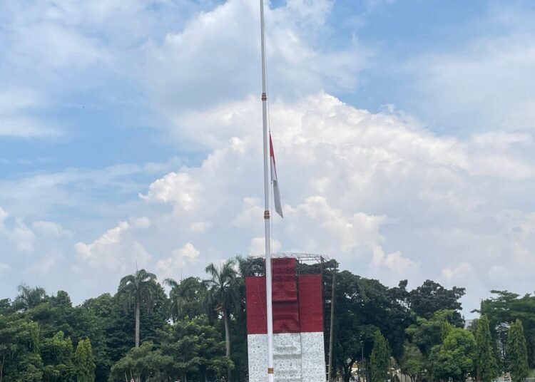 Peringati G30S/PKI, Bendera Setengah Tiang Dikibarkan di Lapangan Tegar Beriman