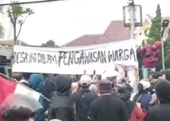 Digeruduk Ratusan Warga, Kades Bojong Kulur Dinonaktifkan 