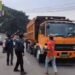 Sejumlah Warga Hentikan Truk Tambang hingga Teriaki Petugas Dishub di Parungpanjang