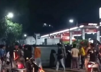 Diduga Tabrak Lari, Sopir Kijang Diamuk Massa di Gunungputri