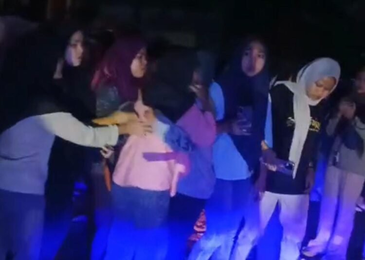 Usai Pohon Tumbang, Pegawai Pabrik di Cibungbulang Kesurupan Massal