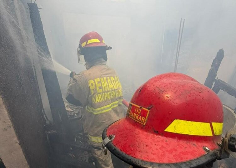 Diduga Akibat Korsleting Listrik, Rumah di Sukaraja Terbakar