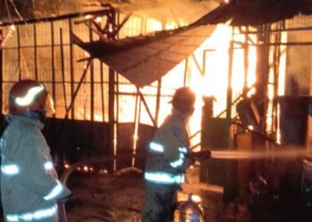 Kebakaran Hebat, Dari Warung Makan, Api Merambat ke Tiga Bangunan Lain di Parung