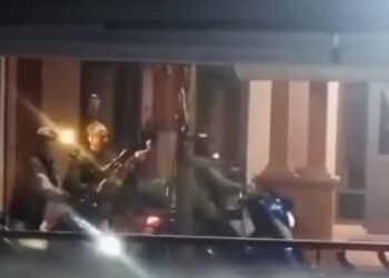 Pemburu Burung Bubarkan Tawuran di Kemang Pakai Senapan