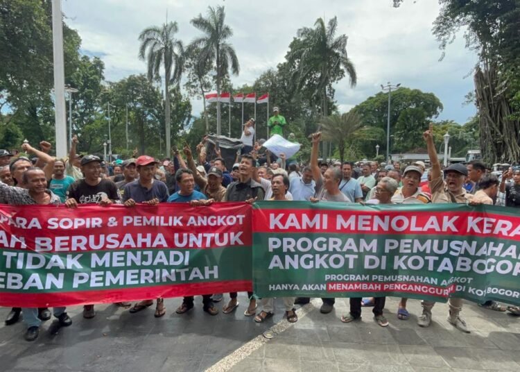 Pemkot Bogor Terima Aspirasi Sopir dan Pemilik Angkot