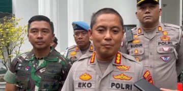 Ratusan Personel Amankan Aksi Demo Sopir Angkot dan Evakuasi Penumpang Terlantar