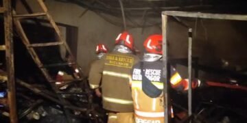 Toko Material di Kayumanis Kota Bogor Hangus Terbakar