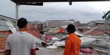42 Rumah di Bojonggede Rusak Diterjang Puting Beliung, 5 Keluarga Mengungsi