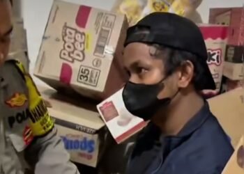 Polisi Tangkap Pencuri yang Sembunyi di Tumpukan Kardus Toko Sembako