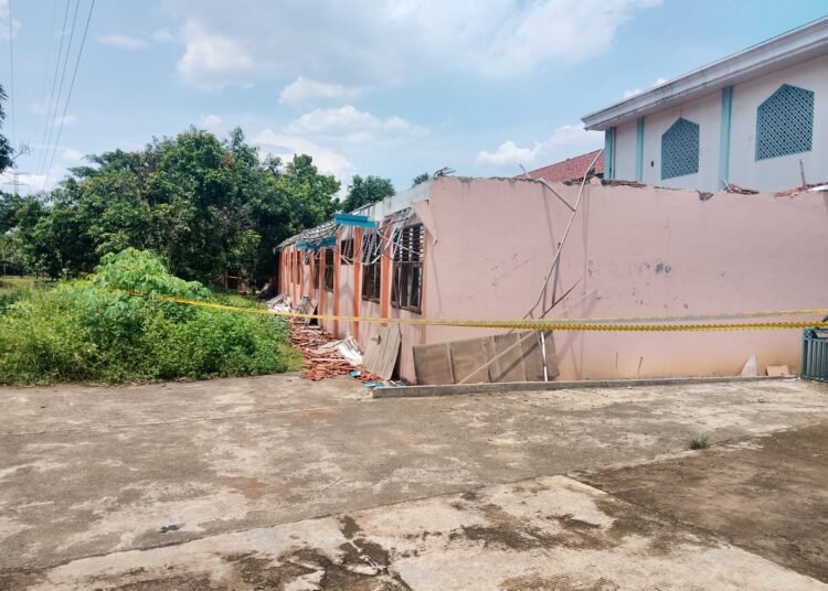 Pasca Bangunan Ambruk, Siswa SMKN 1 Gunungputri Belajar Online 