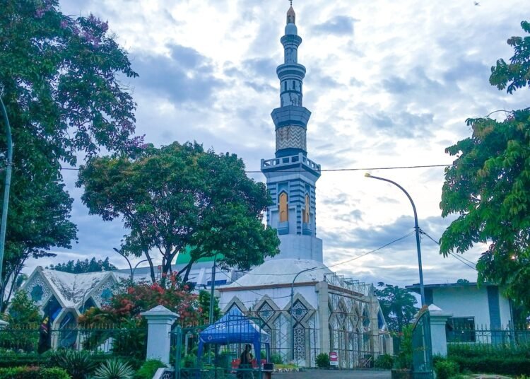 Permudah Akses Lansia, Pemkab Tambah Eskalator di Masjid Baitul Faizin Cibinong