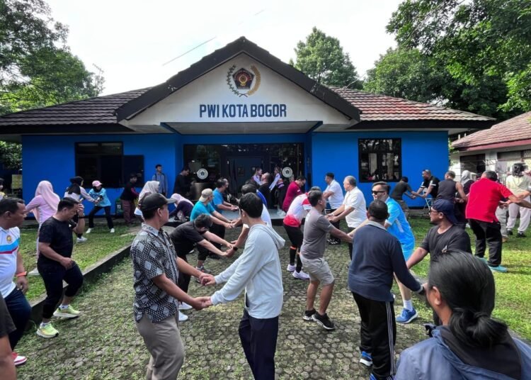 Wawalkot Bersama Direksi Bank Kota Bogor Ikut Senam Sehat PWI Kota Bogor