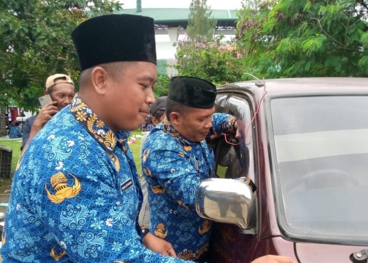 Baru Dilantik Jadi PPPK, Anggota Damkar Langsung Tangani Mobil Terkunci di Pakansari
