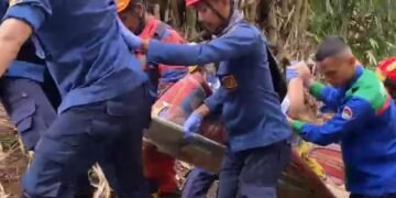 Wanita Obesitas di Cibinong Dievakuasi Damkar ke Rumah Sakit