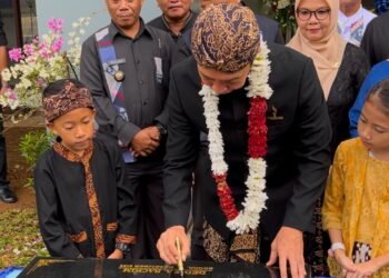 Wali Kota Bogor, Dedie A. Rachim, meresmikan bangunan baru Sekolah Dasar Negeri (SDN) Duta Pakuan yang berlokasi di Kelurahan Baranangsiang, Kecamatan Bogor Timur, Kota Bogor.