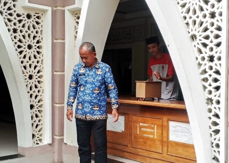 Maling Sepatu di Masjid At-Taqwa Kota Bogor Tertangkap saat Kembali ke TKP