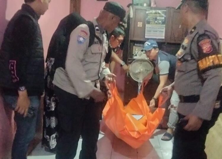 Diputusin Pacar Lewat Telepon, Pria di Cibinong Ditemukan Tewas Gantung Diri 