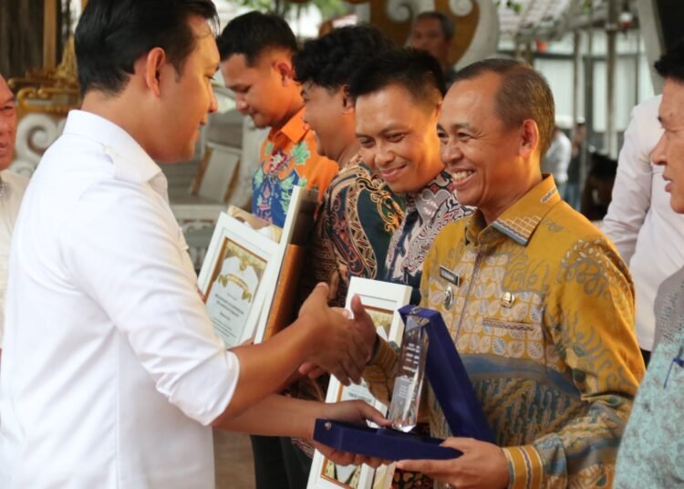 Kecamatan Mande Kembali Meraih Penghargaan Capaian PBB Tertinggi