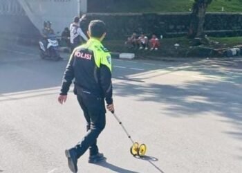 Mobil Tabrak Pemotor di Sentul, 3 Orang Luka-luka