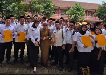 1.489 guru honorer menerima SK PPPK Paruh Waktu