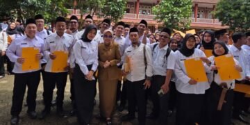 1.489 guru honorer menerima SK PPPK Paruh Waktu