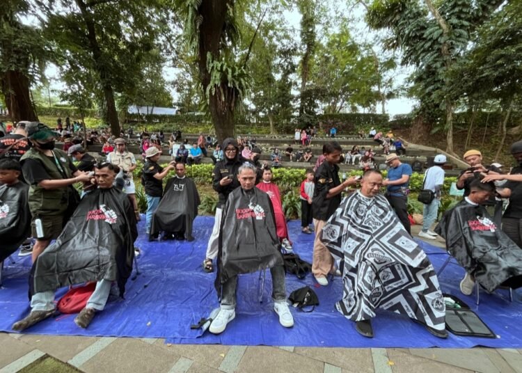 Pemkot Bersama Barberhood dan Musisi Jalanan Kolaborasi Bantu Bencana Sumatera