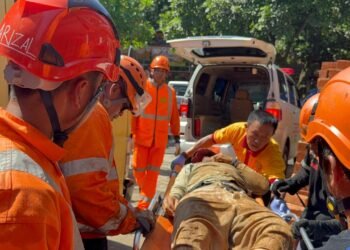 Dua Pekerja Selamat dari Longsor Tebing di Palabuhanratu