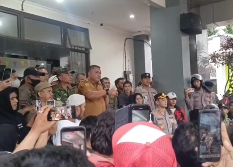 Bupati Rudy Beri “Angin Surga” kepada Masyarakat Terdampak Tambang