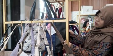 Mithlabs Gallery Resmi Dibuka, Para Penjahit Wanita Lansia Asli Bogor Diberdayakan