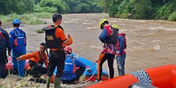 SAR Gabungan Cari Remaja Diduga Terjun ke Sungai Cisadane dari Jembatan Loji 