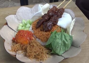 Sarapan Unik di Cianjur, Nasi Ulam Betawi Berpadu Sate Maranggi