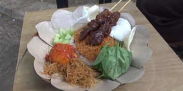 Sarapan Unik di Cianjur, Nasi Ulam Betawi Berpadu Sate Maranggi