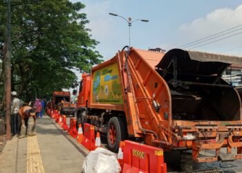Bupati Bogor Andalkan Truk Compactor Atasi Air Lindi Sampah yang Cemari Lingkungan