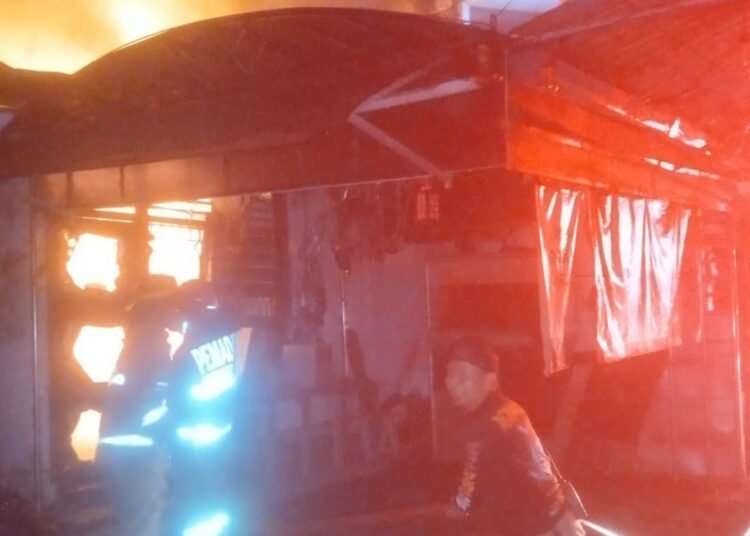 Diduga Korsleting Listrik, Konveksi di Ciomas Terbakar 