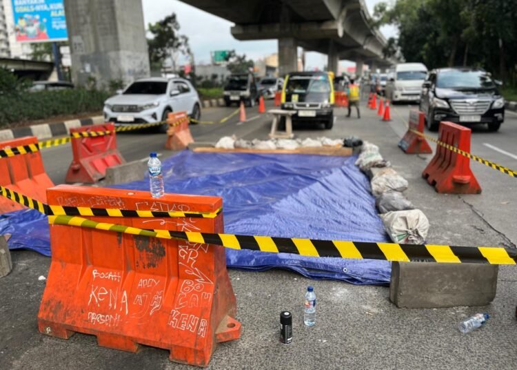 Jalan Solis Kota Bogor Ambles, Pengendara Diimbau Waspada