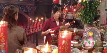 Imlek 2557, Ratusan Umat Konghucu Padati Klenteng Hok Tek Bio Cibinong