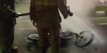 Tabrak Ambulans hingga Tangki Bocor, RX King Terbakar di Pakansari 