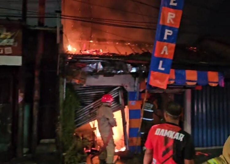 Korsleting Listrik, 2 Ruko di Cibinong Bogor Terbakar