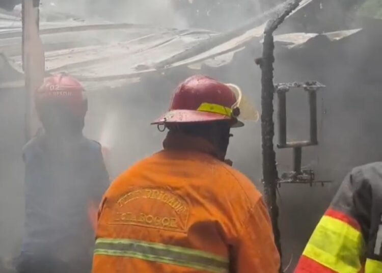 Kafe di Tanah Sareal Kota Bogor Ludes Terbakar