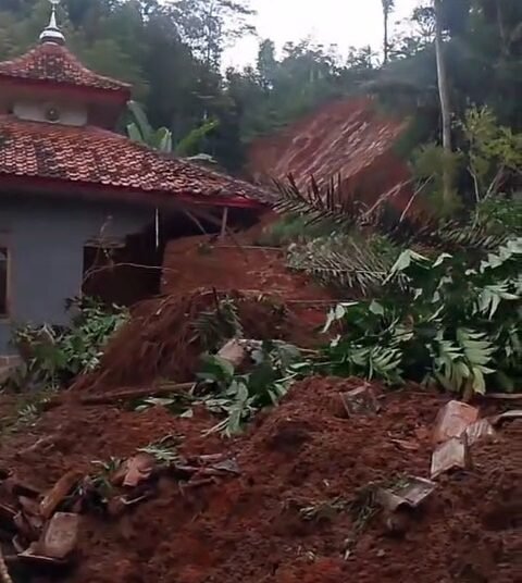 Longsor Campakamulya, Bupati Cianjur Pertimbangkan Relokasi Warga di Zona Rawan