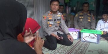 Kapolres Cianjur Datangi Rumah Korban Penganiayaan di Cugenang, Beri Bantuan untuk Keluarga