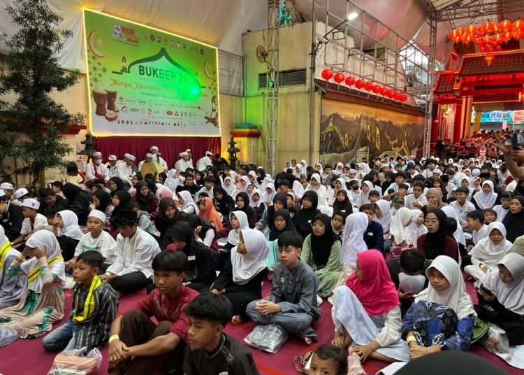 400 Anak Yatim Bukber di Vihara Dhanagun Kota Bogor