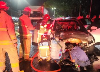 Bocor Bensin hingga Overheat, Mobil Terbakar di Sukaraja