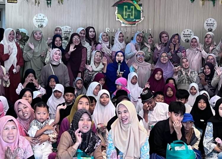 Berbagi Kebahagiaan, Hermina Grup Santuni Puluhan Anak Yatim