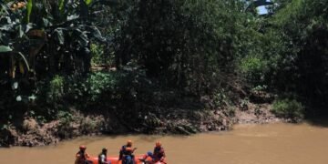 Bocah 5 Tahun Hanyut di Sungai Cikeas Gunungputri, Tim SAR Lakukan Pencarian