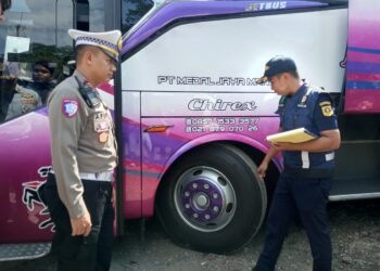 Diperiksa Polres Jelang Mudik Lebaran, Bus di PO Cibinong Layak Jalan