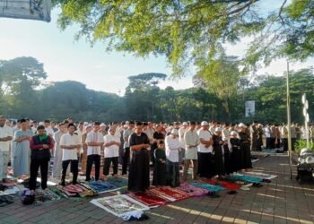 Ribuan Warga Muhammadiyah Gelar Salat Idulfitri di Lapangan Sempur Kota Bogor 