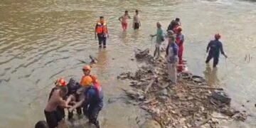 Dua Remaja Tenggelam di Sungai Gunungputri, Satu Tewas